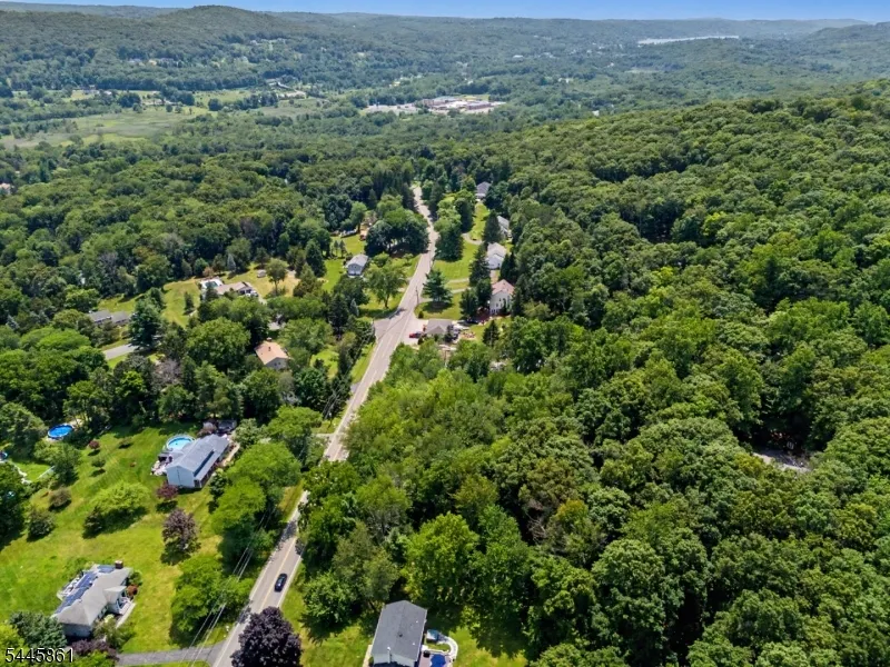242 W Mountain Rd Sparta, NJ 07871