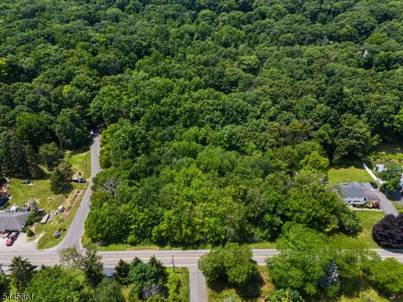 242 W Mountain Rd Sparta, NJ 07871