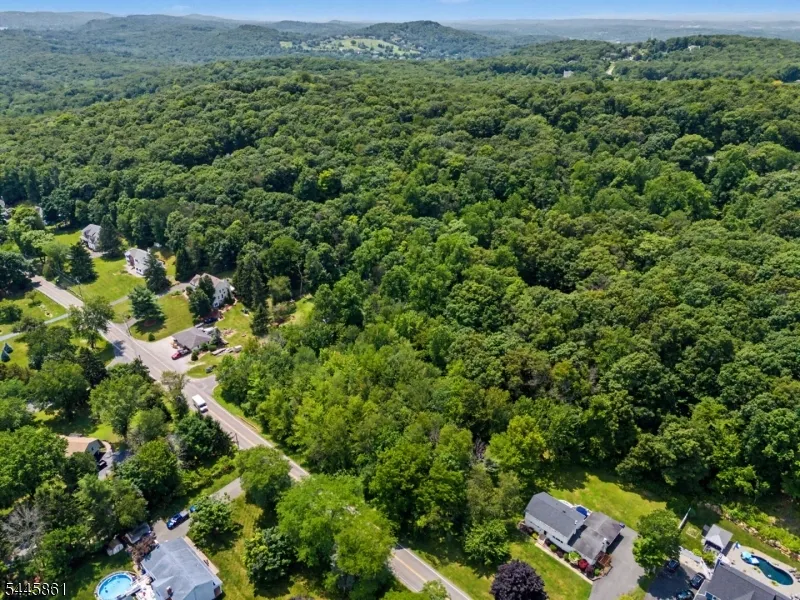 242 W Mountain Rd Sparta, NJ 07871