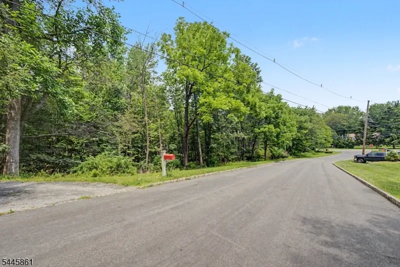 242 W Mountain Rd Sparta, NJ 07871