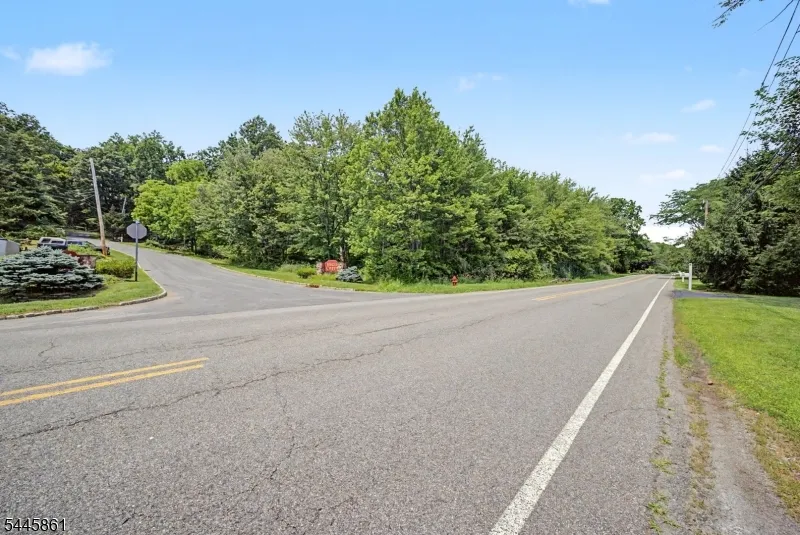 242 W Mountain Rd Sparta, NJ 07871