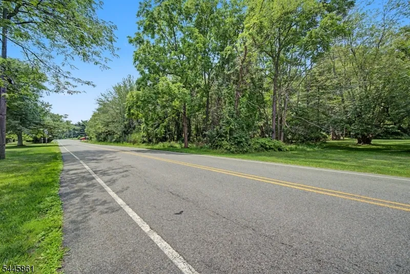 242 W Mountain Rd Sparta, NJ 07871