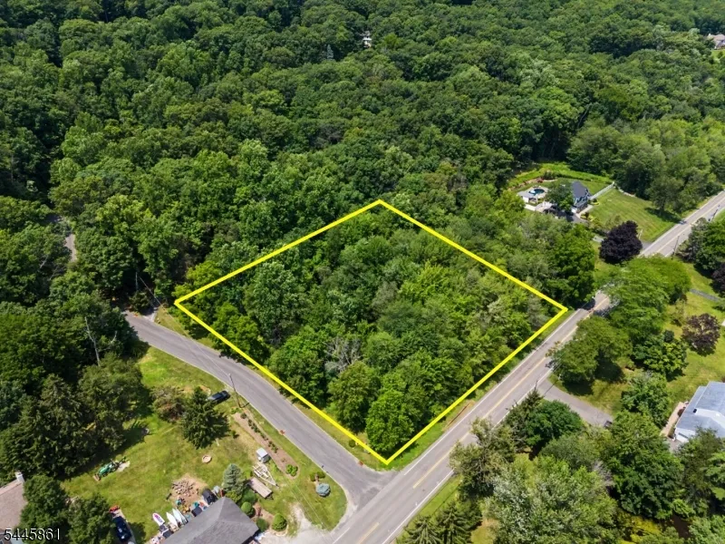 242 W Mountain Rd Sparta, NJ 07871