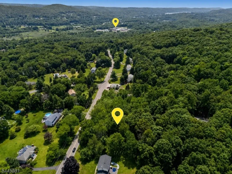 242 W Mountain Rd Sparta, NJ 07871
