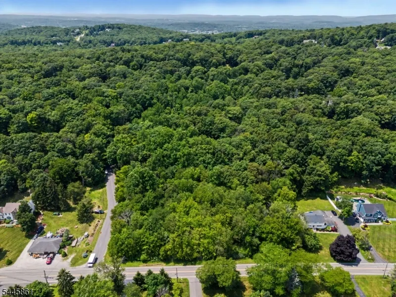 242 W Mountain Rd Sparta, NJ 07871