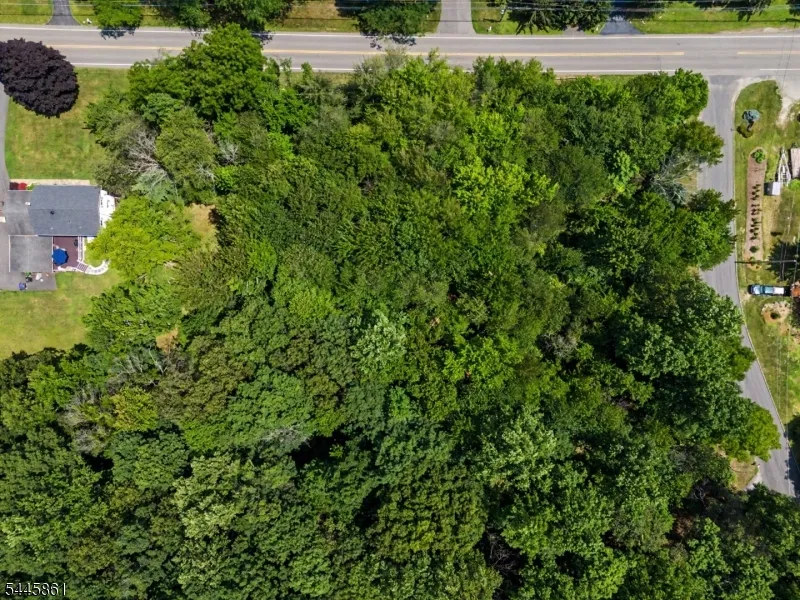 242 W Mountain Rd Sparta, NJ 07871