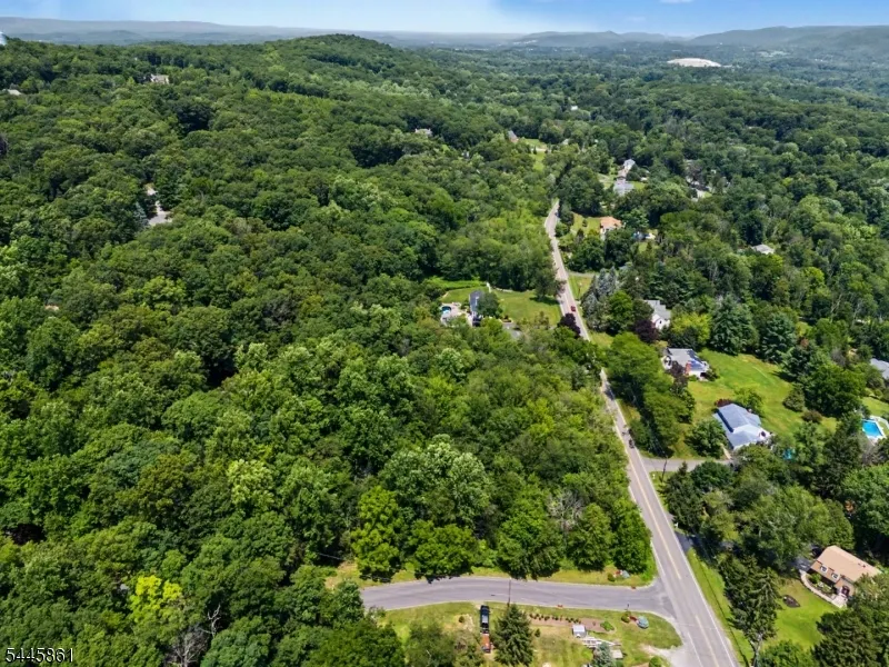 242 W Mountain Rd Sparta, NJ 07871