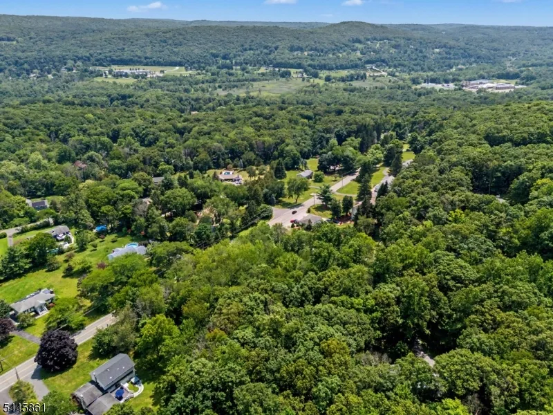 242 W Mountain Rd Sparta, NJ 07871