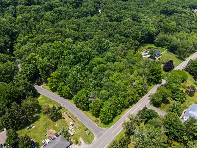 242 W Mountain Rd Sparta, NJ 07871