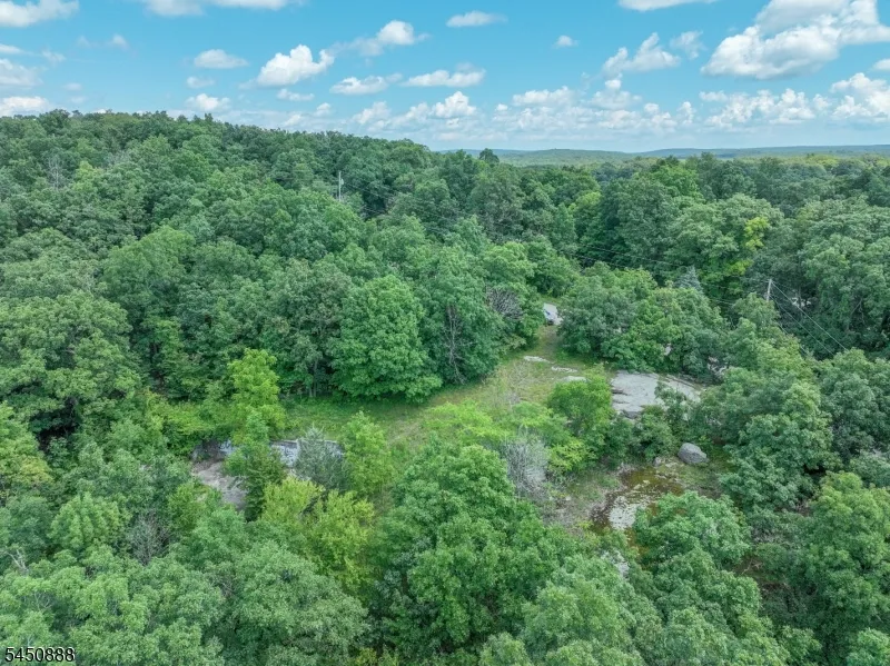 11 Hidden Valley Dr Vernon, NJ 07462