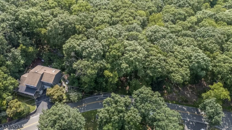 782 Brooklyn Mountain Rd Hopatcong, NJ 07843