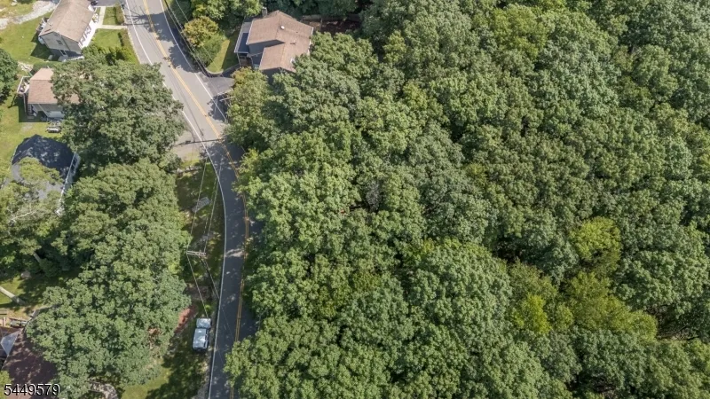 782 Brooklyn Mountain Rd Hopatcong, NJ 07843
