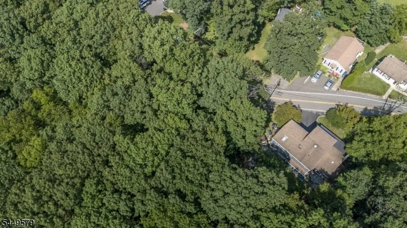 782 Brooklyn Mountain Rd Hopatcong, NJ 07843