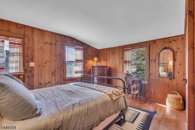 22 Ithanell Rd Hopatcong, NJ 07843
