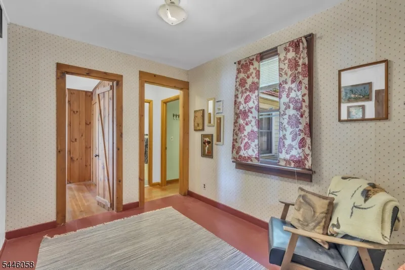 22 Ithanell Rd Hopatcong, NJ 07843