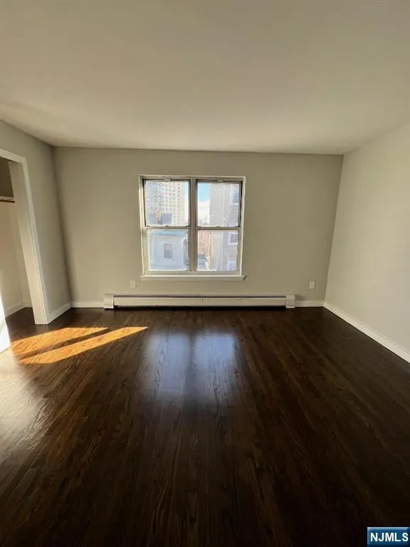 161 18th 4C Union City, NJ 07087