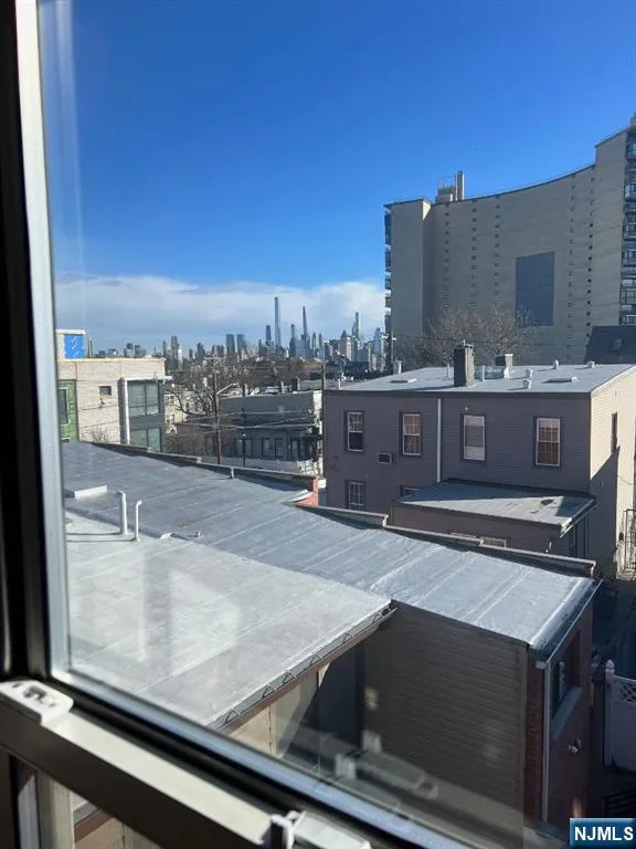 161 18th 4C Union City, NJ 07087