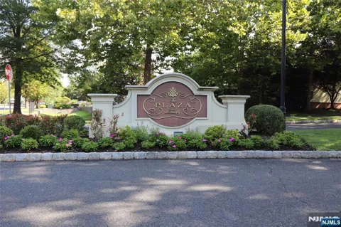 1209 The Plaza