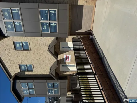 761B 4th Street