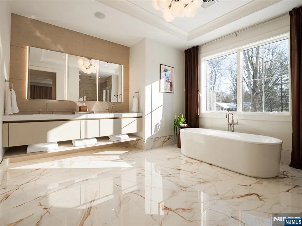 16-18 Paris Avenue 1 Rockleigh, NJ 07647