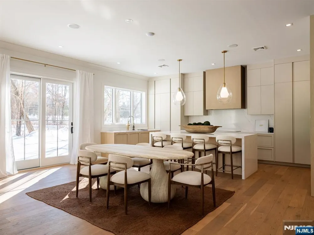 16-18 Paris Avenue 1 Rockleigh, NJ 07647