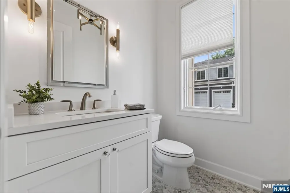 15 Gabriel Court 15 Paramus, NJ 07652