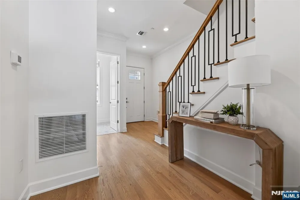 15 Gabriel Court 15 Paramus, NJ 07652