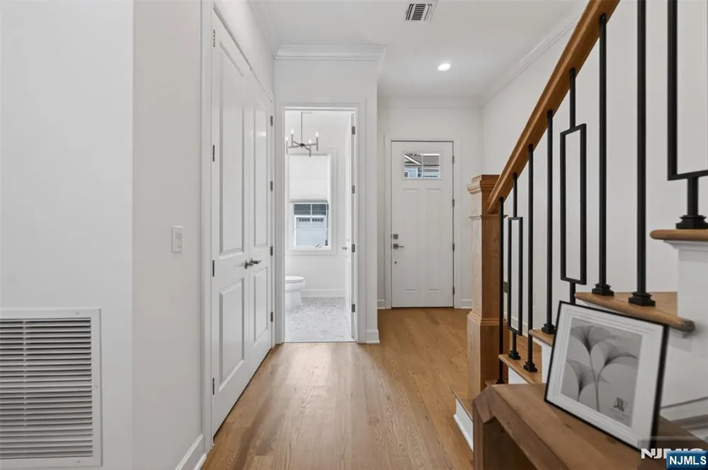 15 Gabriel Court 15 Paramus, NJ 07652