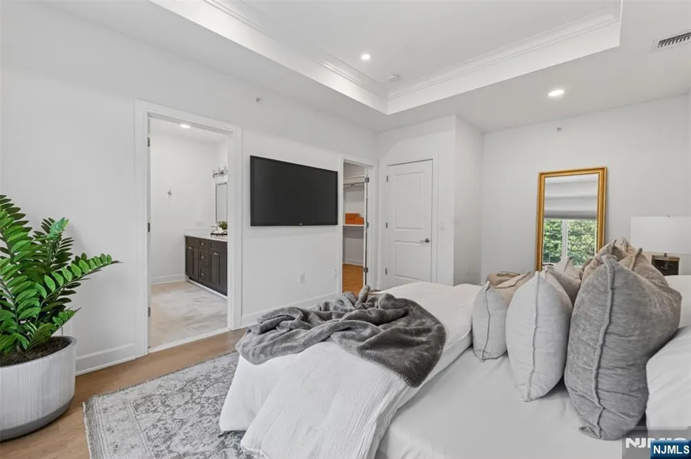 15 Gabriel Court 15 Paramus, NJ 07652