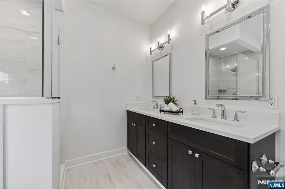 15 Gabriel Court 15 Paramus, NJ 07652
