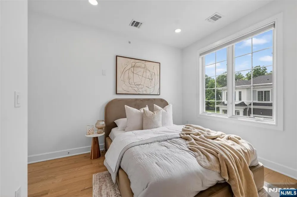 15 Gabriel Court 15 Paramus, NJ 07652