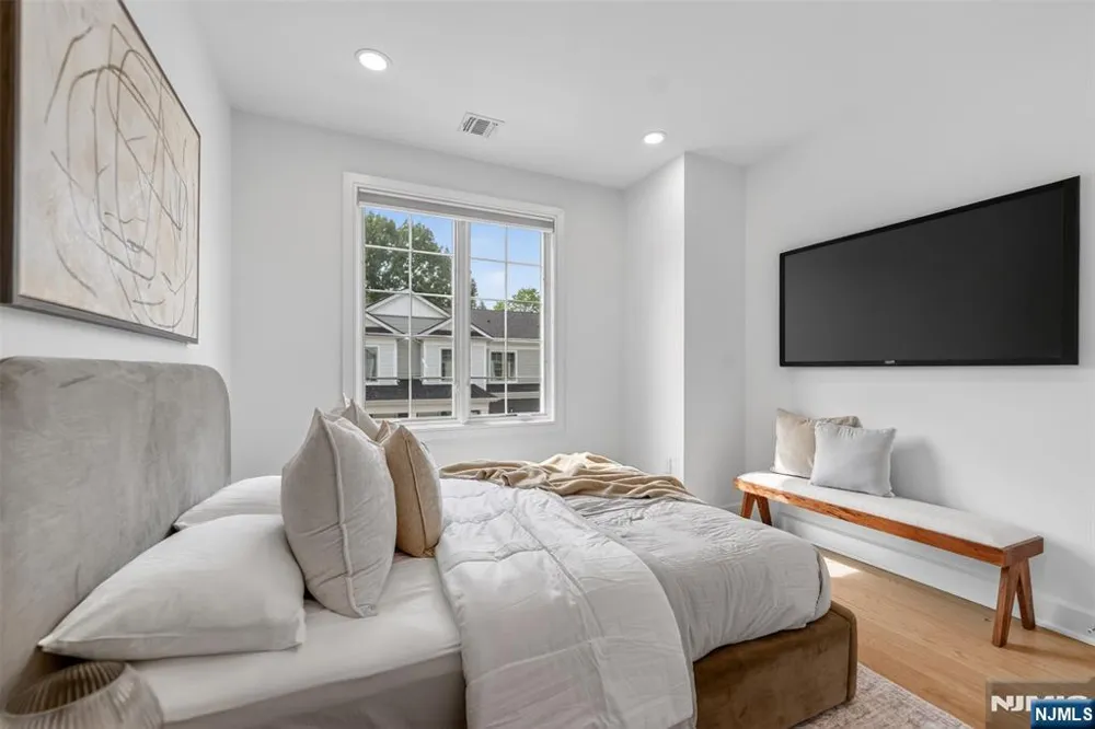 15 Gabriel Court 15 Paramus, NJ 07652