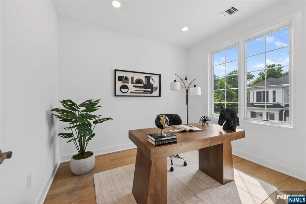 15 Gabriel Court 15 Paramus, NJ 07652