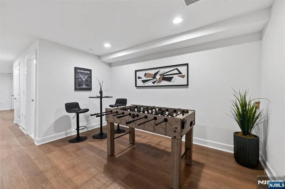 15 Gabriel Court 15 Paramus, NJ 07652