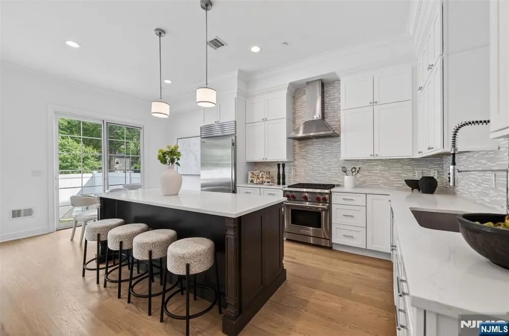 15 Gabriel Court 15 Paramus, NJ 07652