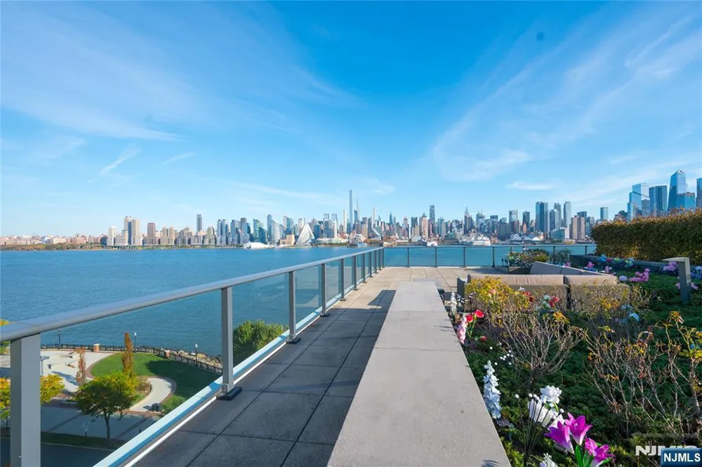 1200 Avenue Port Imp 705 Weehawken, NJ 07086