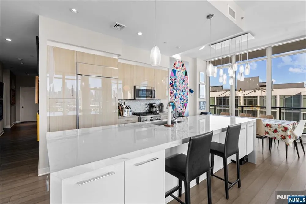 1200 Avenue Port Imp 705 Weehawken, NJ 07086