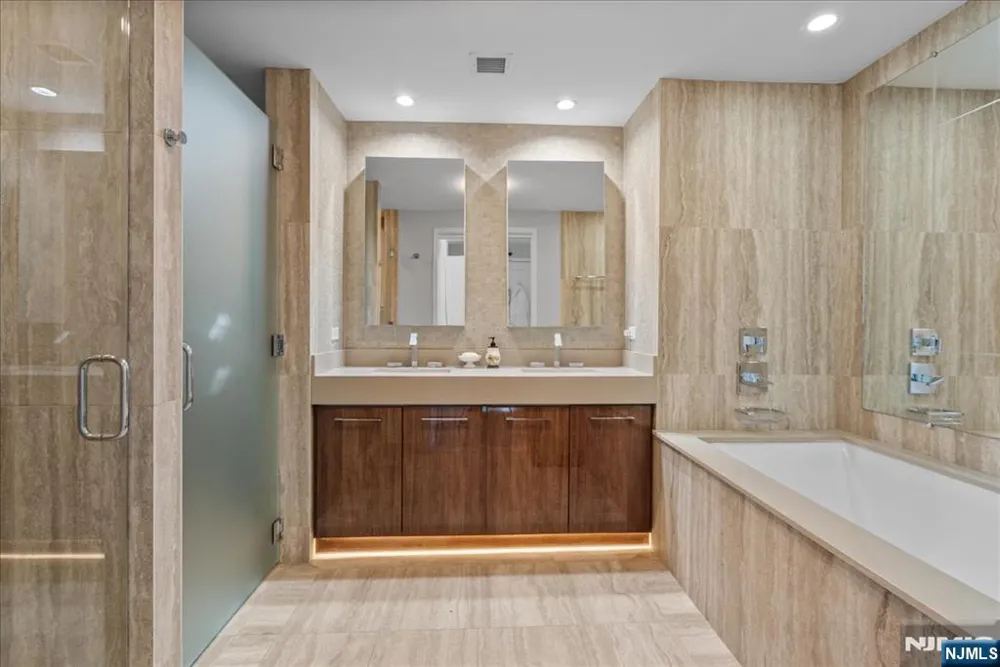1200 Avenue Port Imp 705 Weehawken, NJ 07086