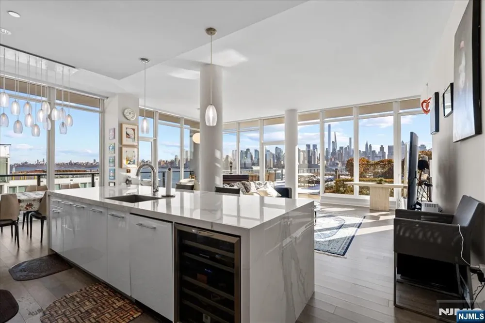 1200 Avenue Port Imp 705 Weehawken, NJ 07086