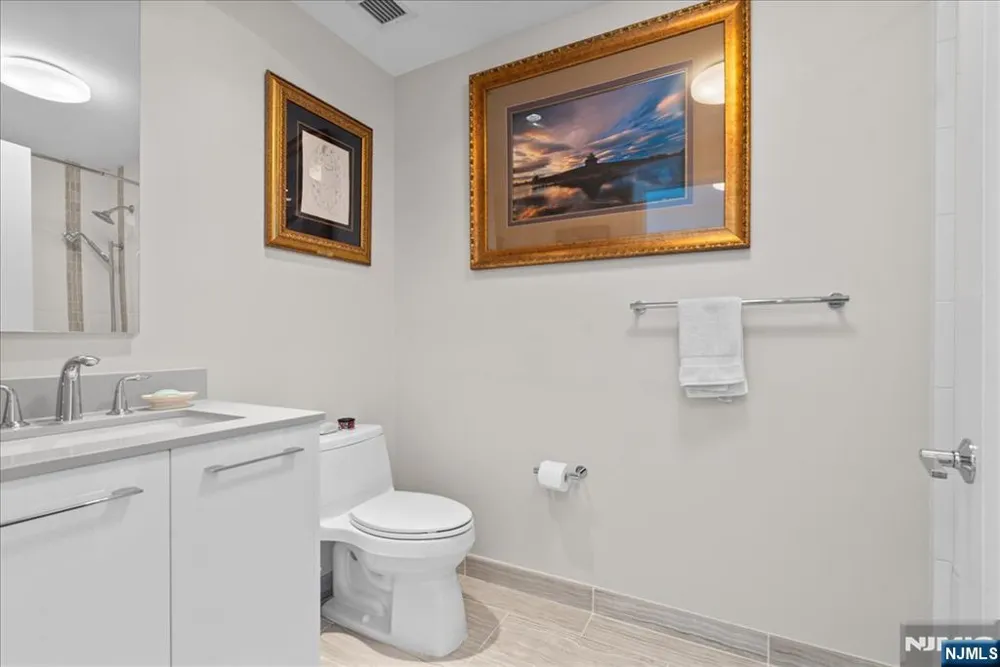 1200 Avenue Port Imp 705 Weehawken, NJ 07086