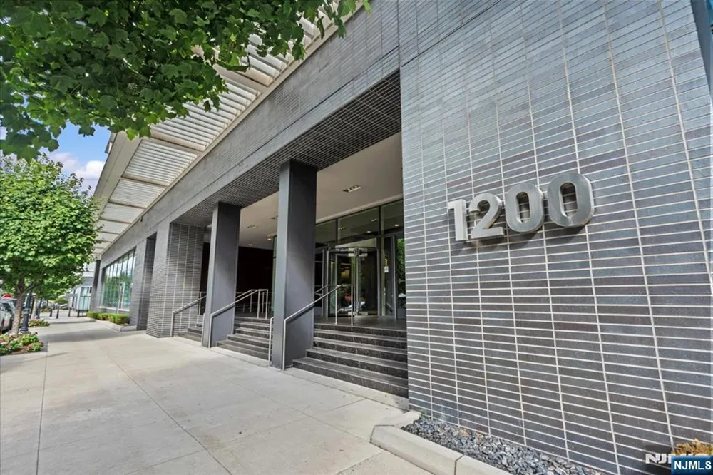 1200 Avenue Port Imp 705 Weehawken, NJ 07086