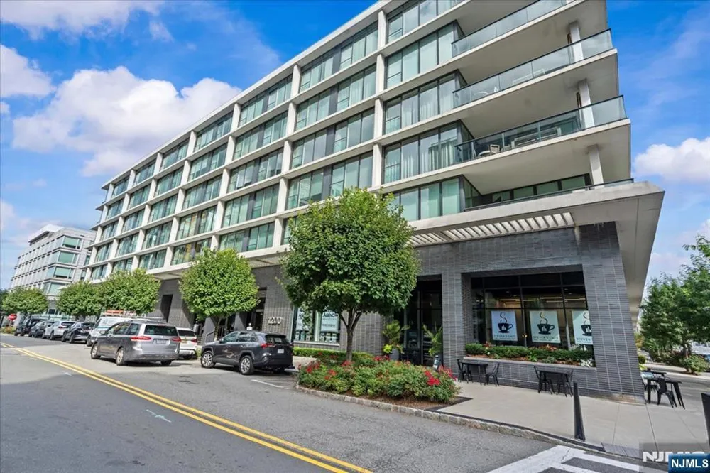 1200 Avenue Port Imp 705 Weehawken, NJ 07086