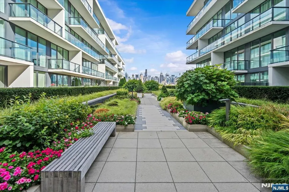 1200 Avenue Port Imp 705 Weehawken, NJ 07086