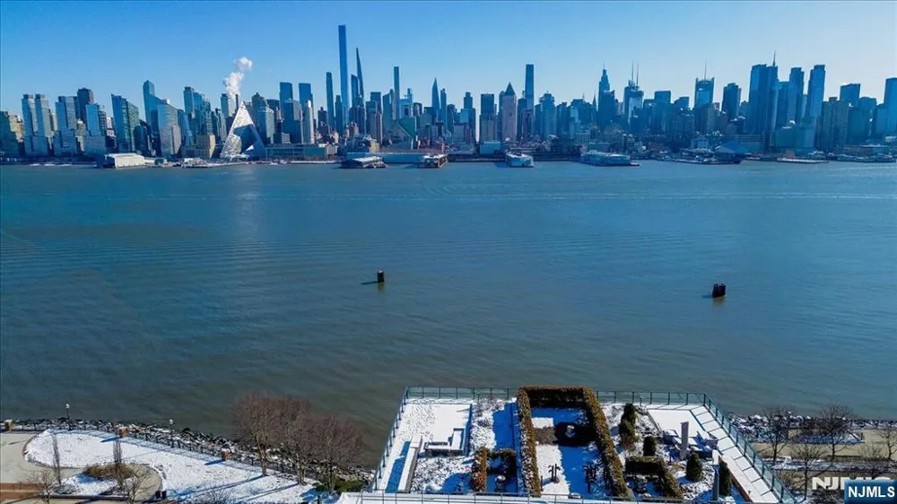 1200 Avenue Port Imp 705 Weehawken, NJ 07086