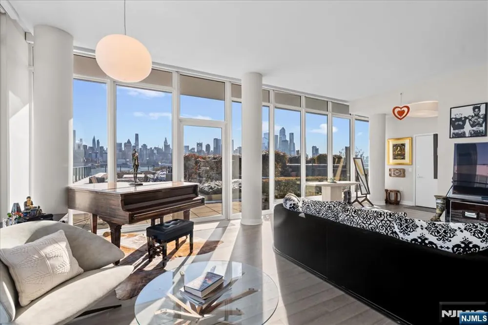1200 Avenue Port Imp 705 Weehawken, NJ 07086