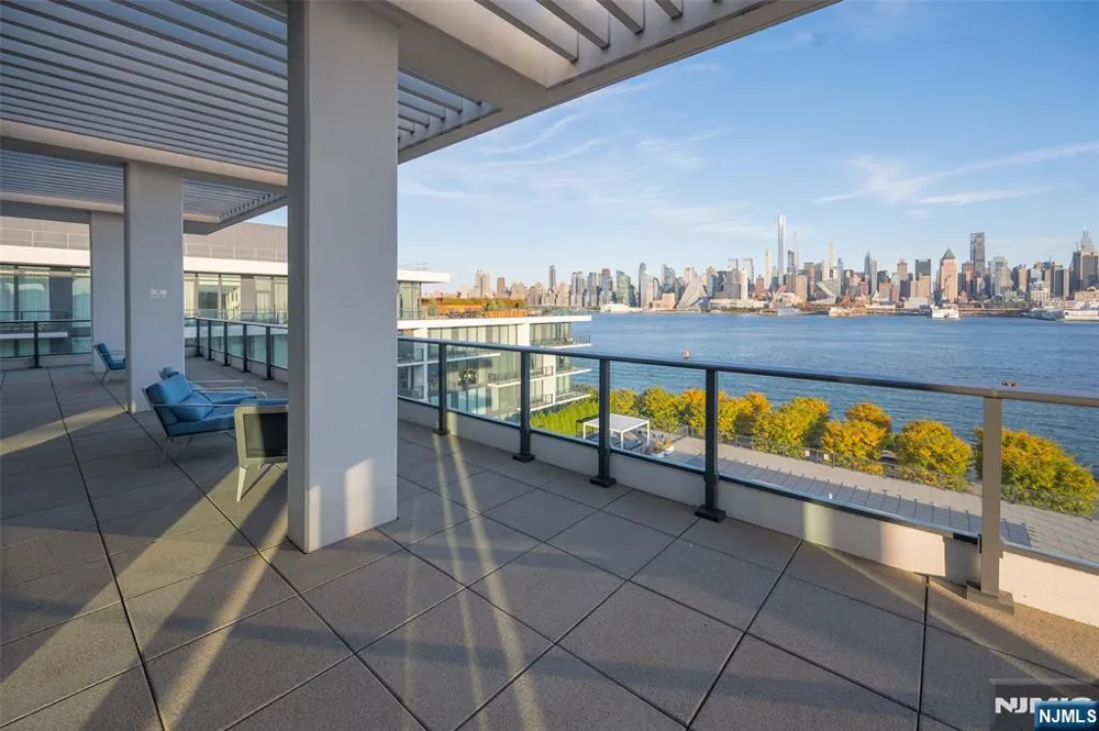 1200 Avenue Port Imp 705 Weehawken, NJ 07086