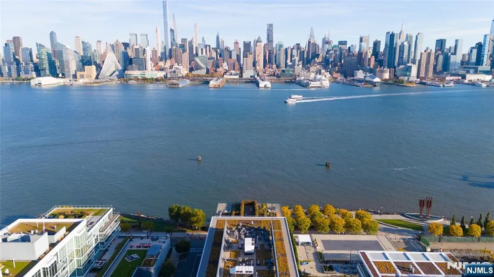 1200 Avenue Port Imp 705 Weehawken, NJ 07086