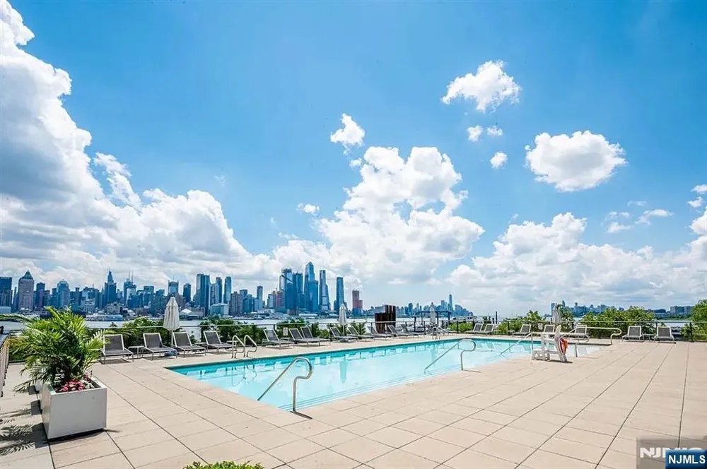 1200 Avenue Port Imp 705 Weehawken, NJ 07086
