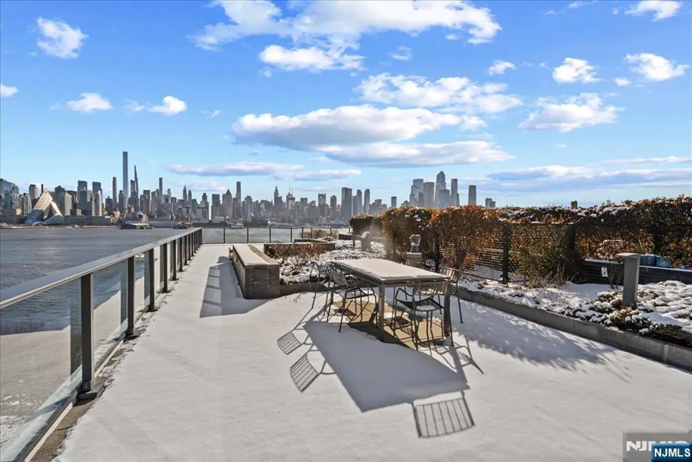1200 Avenue Port Imp 705 Weehawken, NJ 07086