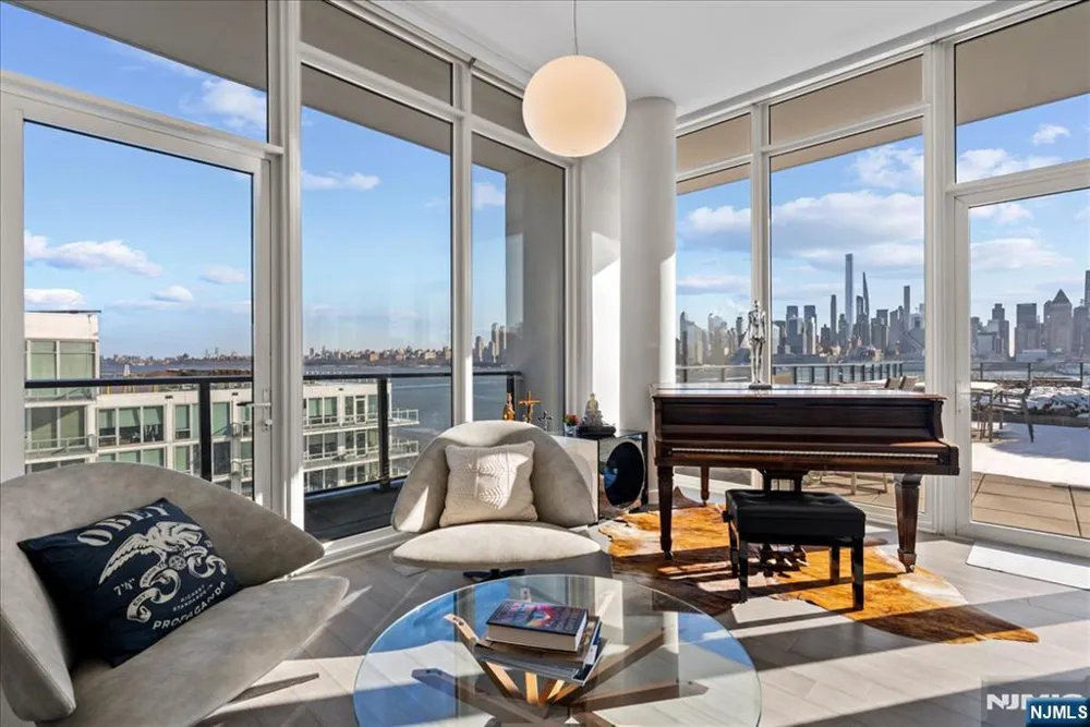 1200 Avenue Port Imp 705 Weehawken, NJ 07086